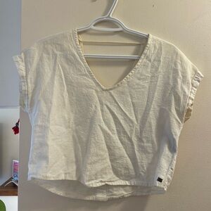 Monk & Lou Cream V-Neck Cap Sleeve T-shirt with button down back